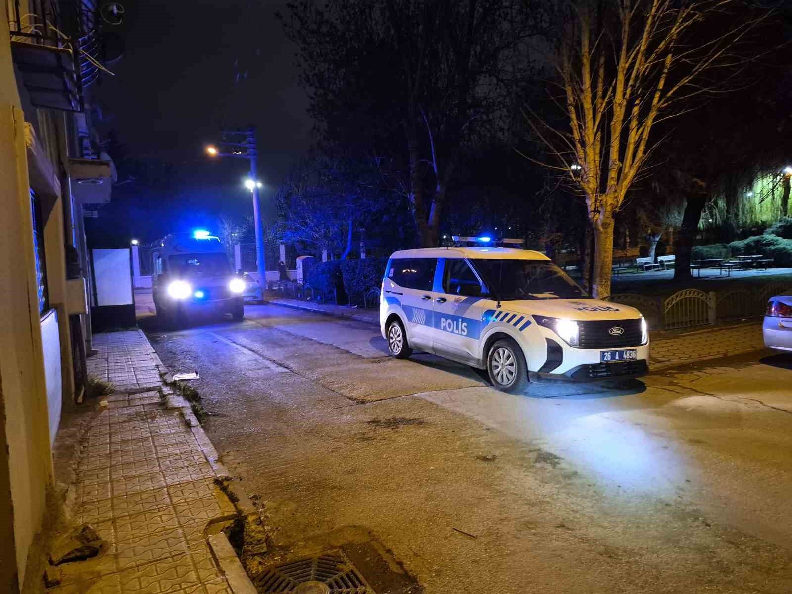 Bekçi Ve Polis Seferber Oldu Genç Güçlükle Durduruldu (2)