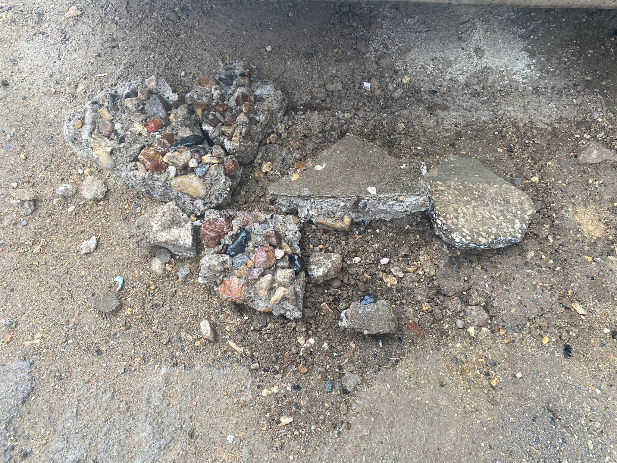 Bu Yollardan Geçmek Cesaret İstiyor! Sütlüce Alarm Veriyor (4)