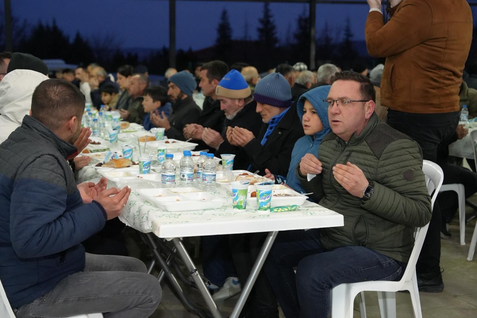 Büyükşehi̇r İftar Davetleri̇ne Devam Edi̇yor (6)