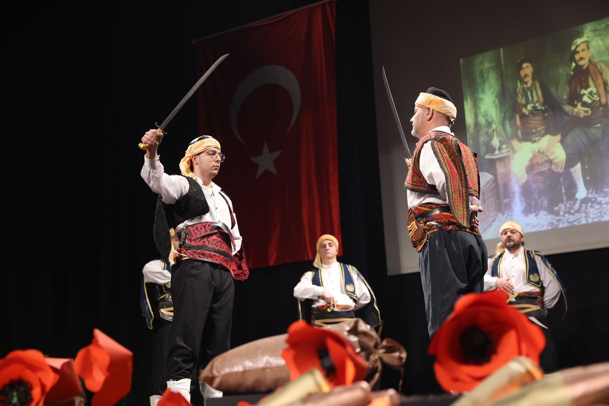 Çanakkale Şehitleri Sahne Performanslarıyla Anıldı (7)