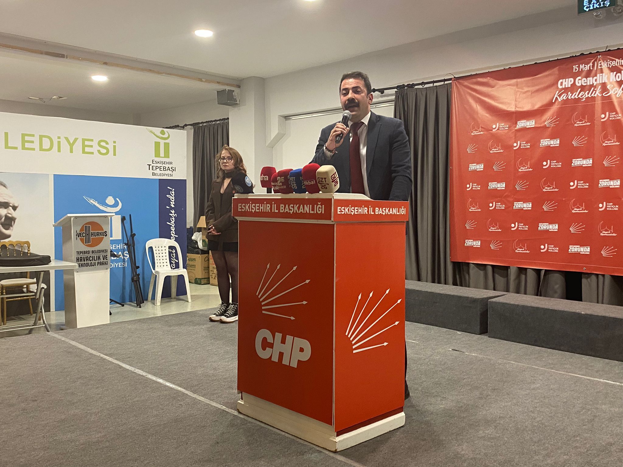 Chp Eskişehir Gençlik Kolları %22Kardeşlik Sofrası'nda%22 Buluştu2