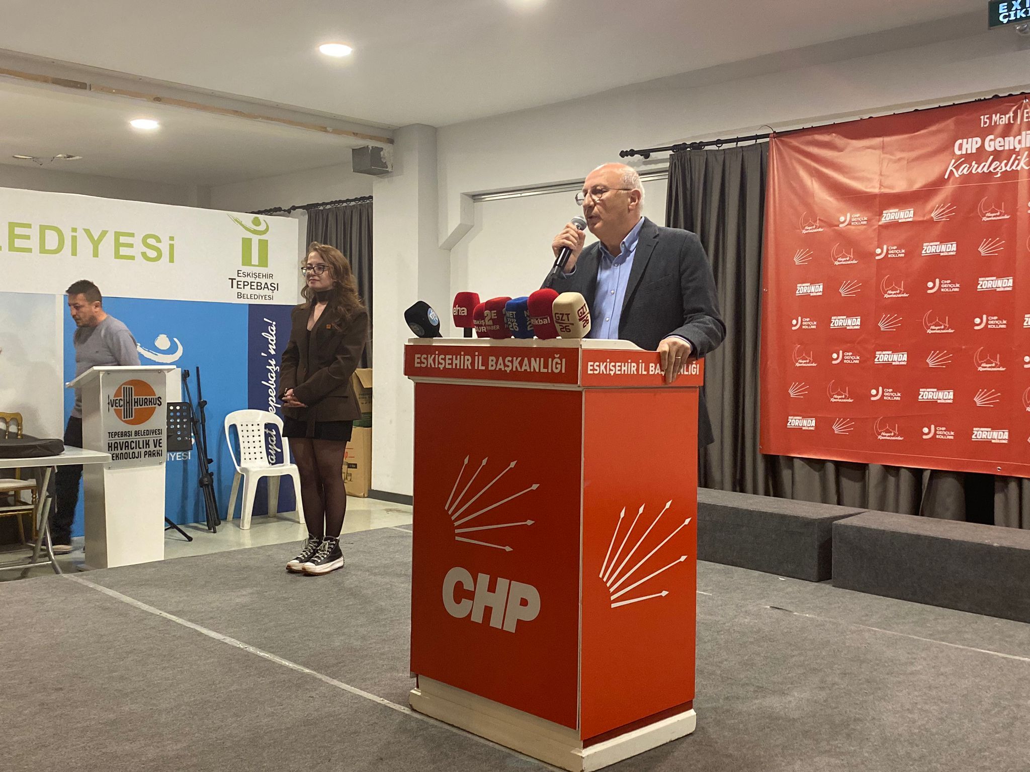 Chp Eskişehir Gençlik Kolları %22Kardeşlik Sofrası'nda%22 Buluştu5