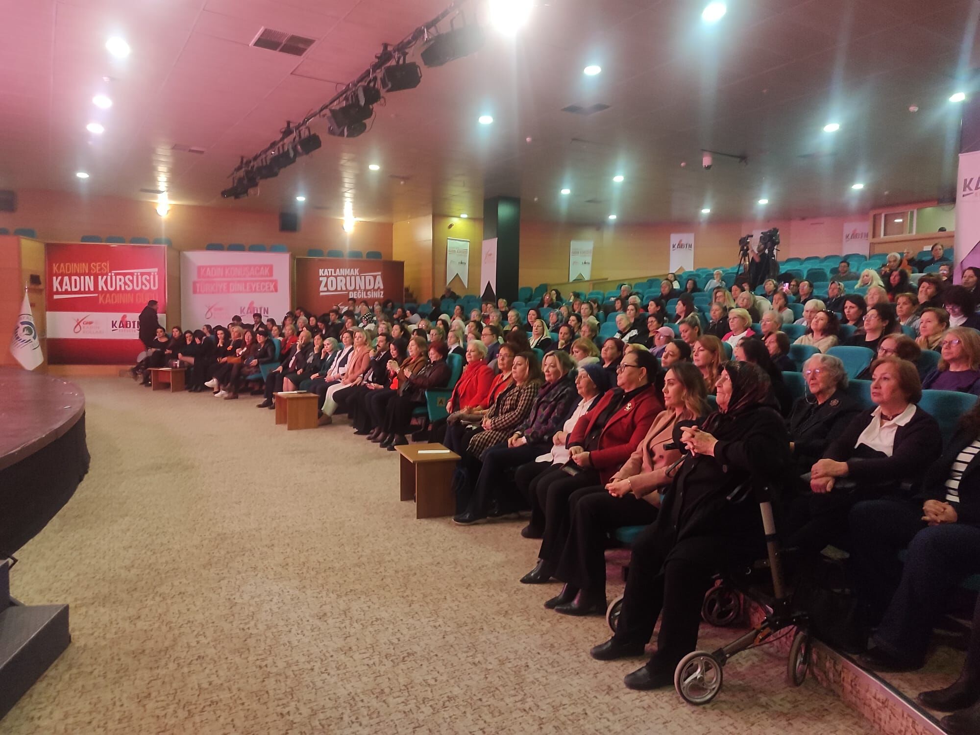 Chp’nin “Kadın Kürsüsü” Eskişehir’den Başladı (3)
