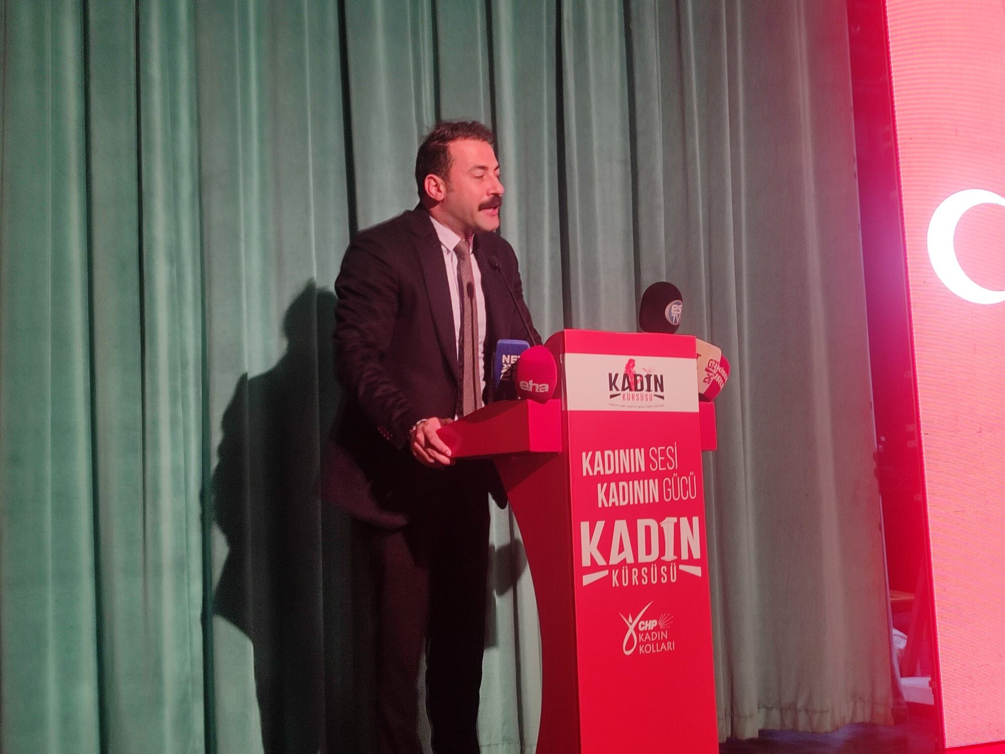 Chp’nin “Kadın Kürsüsü” Eskişehir’den Başladı (4)