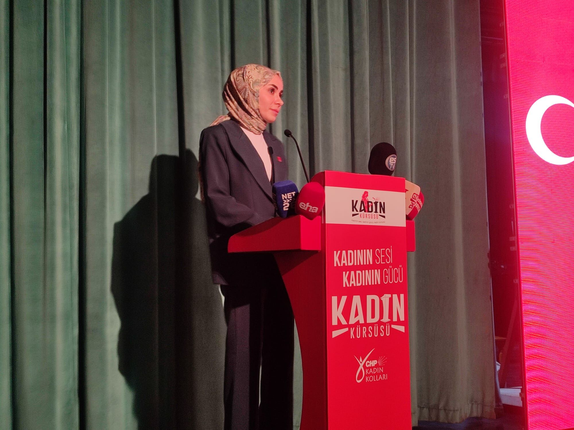 Chp’nin “Kadın Kürsüsü” Eskişehir’den Başladı (7)