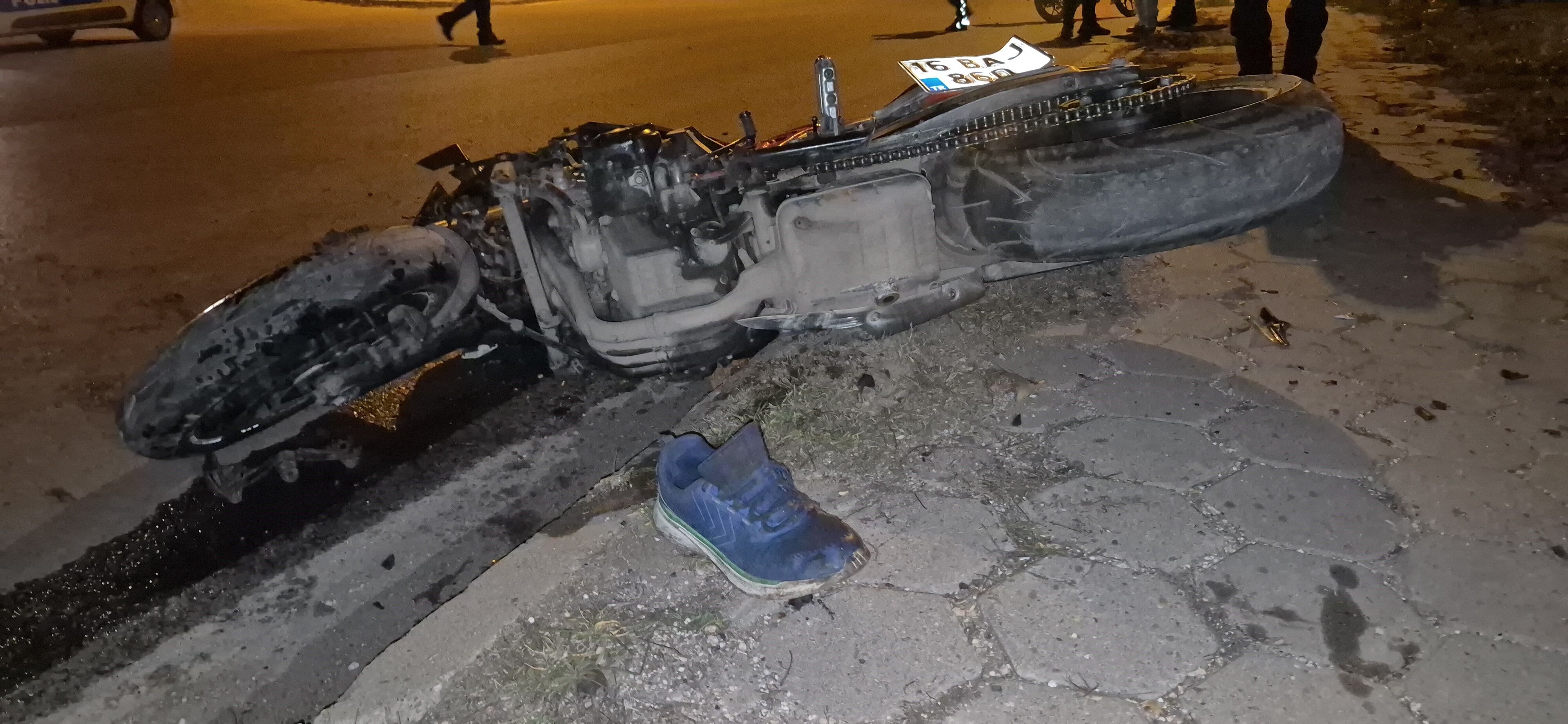 Çiçeği Burnunda Damat Motorsiklet Kazası Yaptı