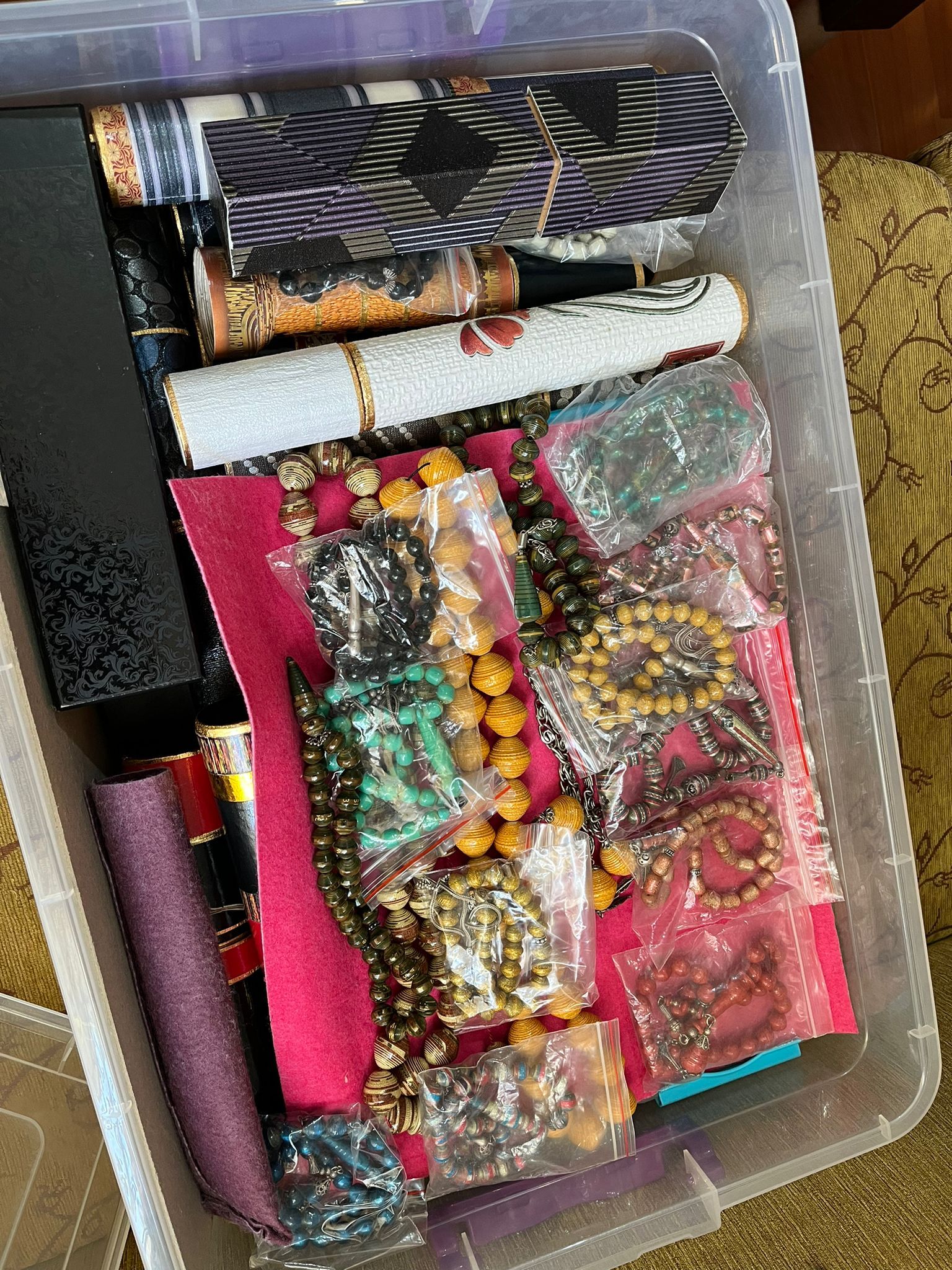 Çöpten Vitrine Kağıtla Hayat Bulan Eşsiz Eserler (4)