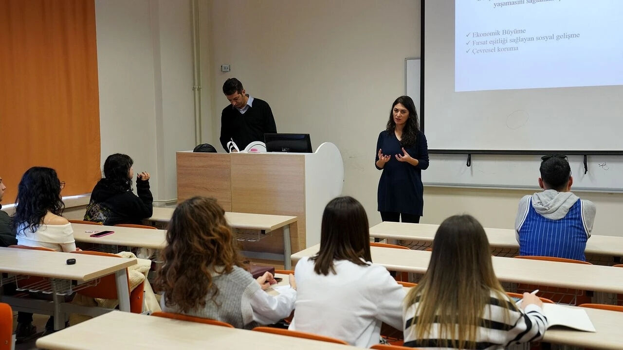 Diger Sehirler Aglarken Eskisehirde Ogrenci Olmak Fiyatlar Sasirtici (1)