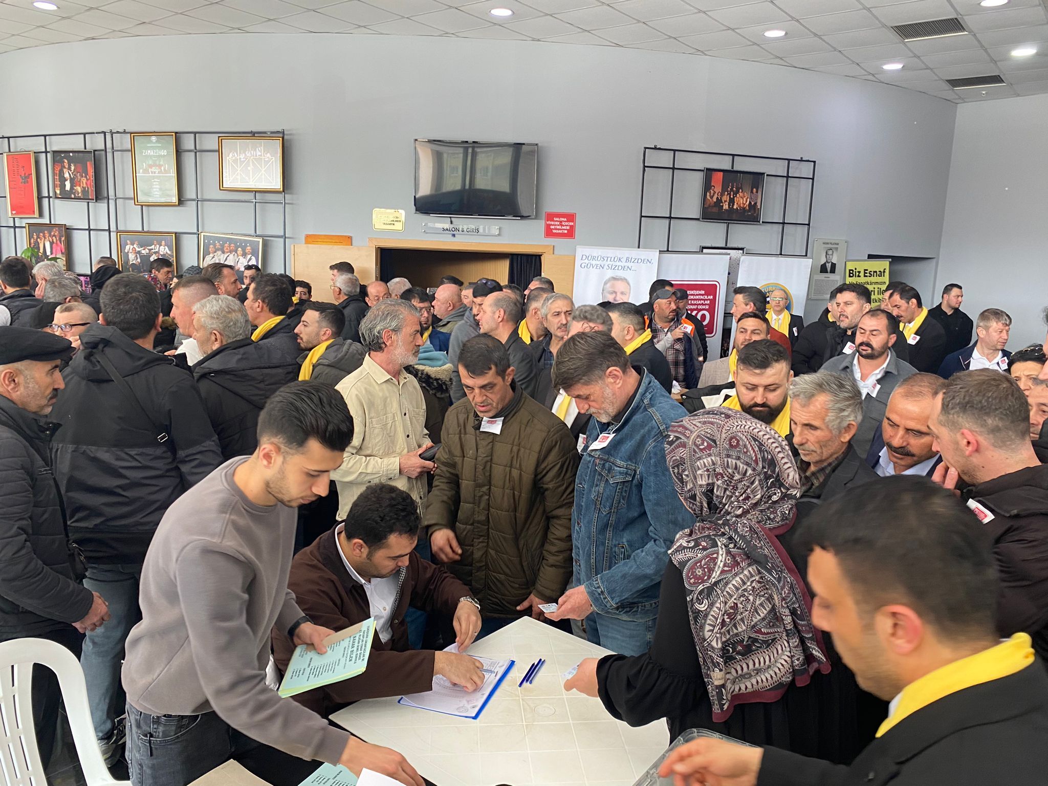 Elko’da Başkanlık Yarışı Bahar Bilen Ve Murat Arnik Karşı Karşıya (8)