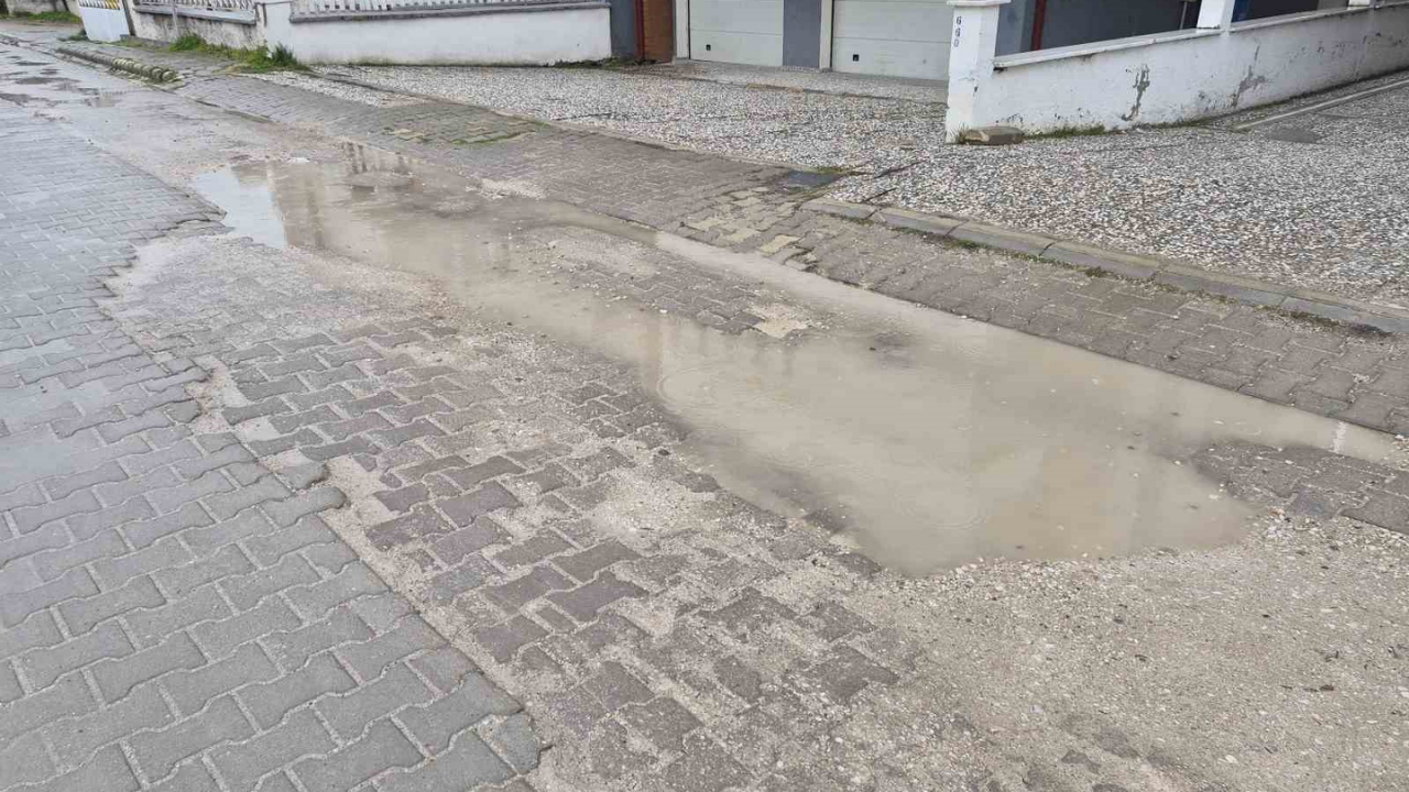 Ertuğrul Gazi Mahallesi Sakinleri Yollardan Şikayetçi (2)