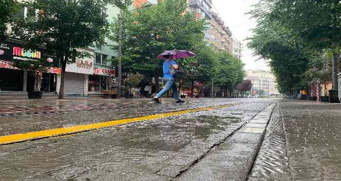 Eskişehir İçin Sağanak Yağış Uyarısı! (3)
