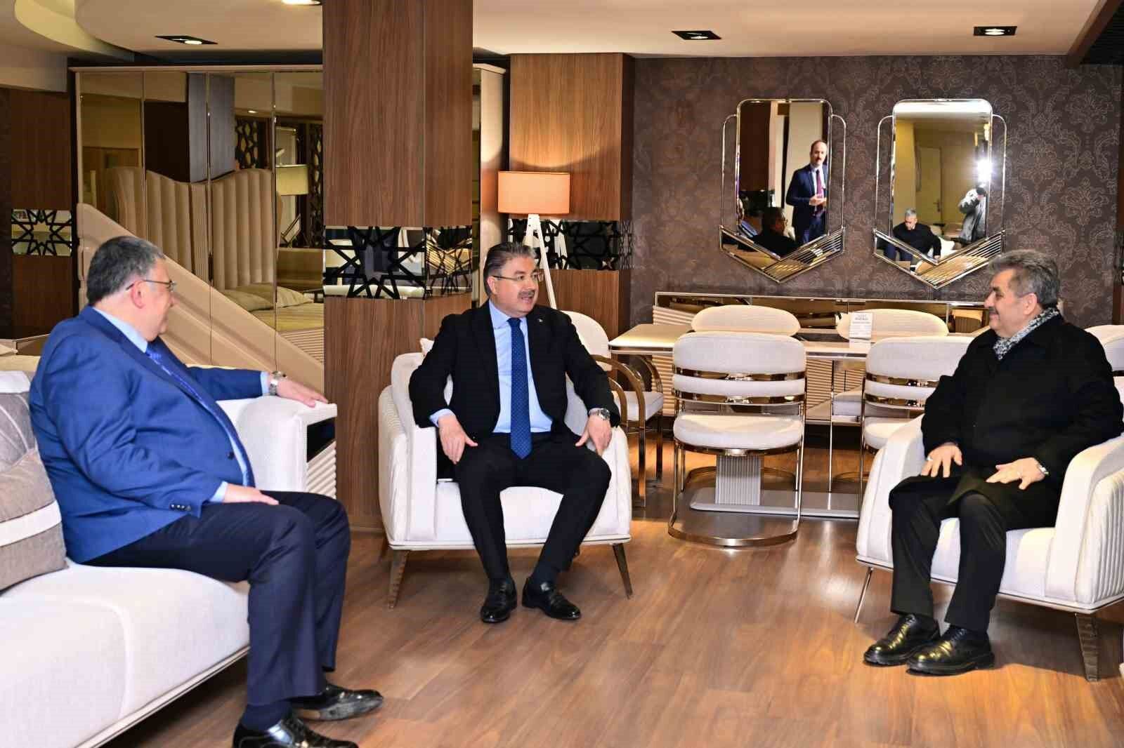 Eskişehir Valisi Yılmaz Esnaf Ve Vatandaşları Ziyaret Etti (1)