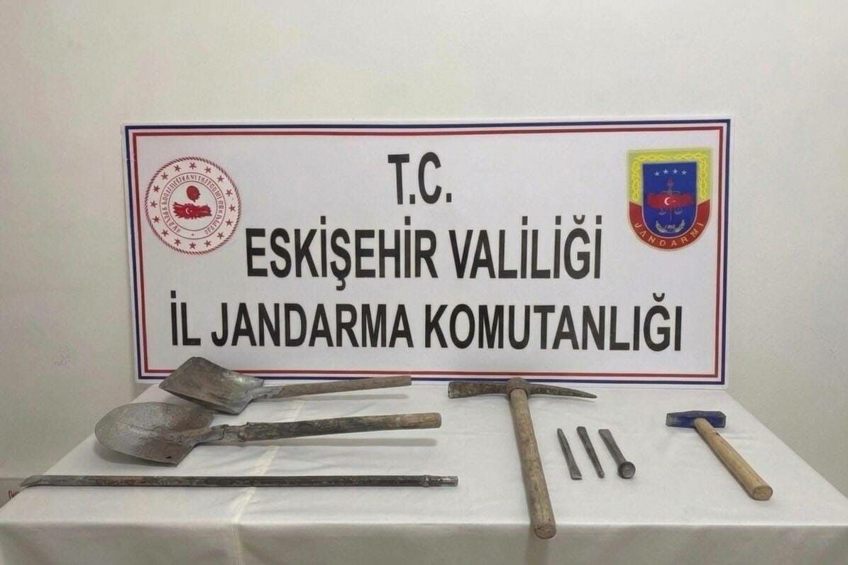 Eskişehir’de 3 Defineci Suçüstü Yakalandı