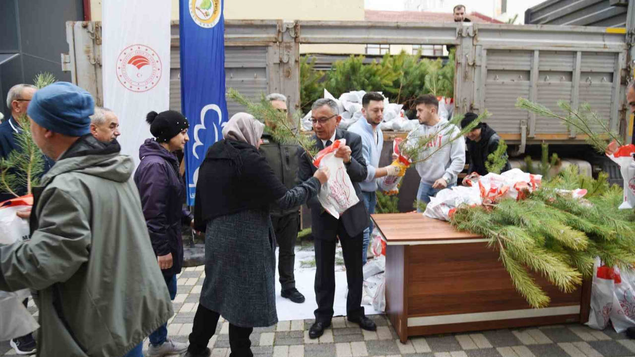 Eskişehir’de 4 Bin Fidan Toprakla Buluşacak (1)