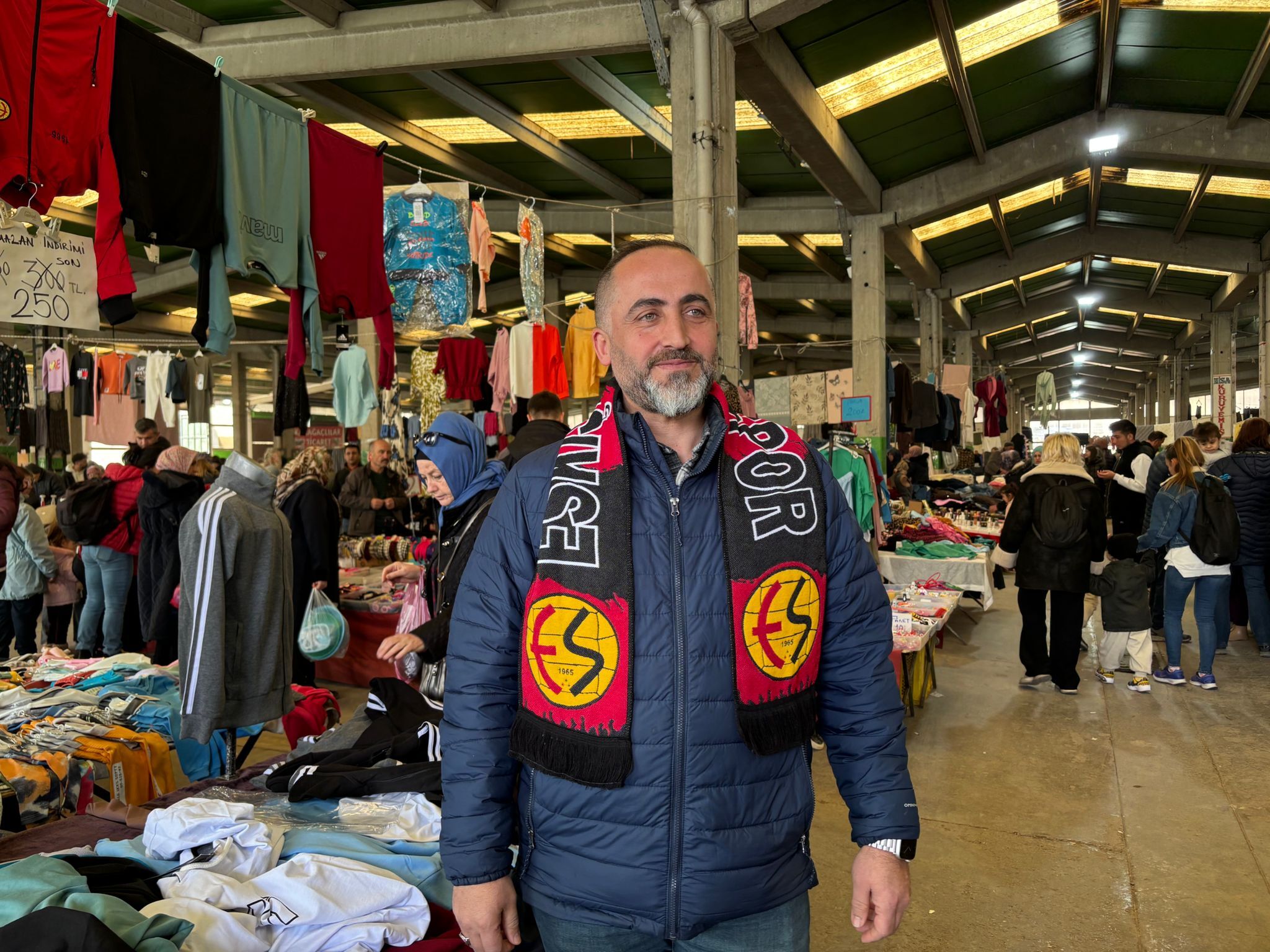 Eskişehir’de Bayram Pazarı Yoğun Ilgi Gördü.
