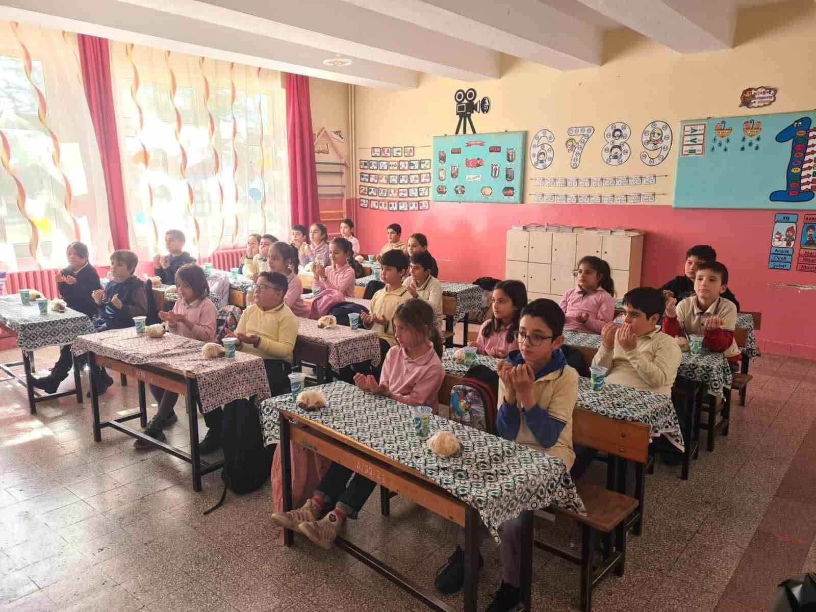 Eskişehir’de Çocuklardan Tekne Orucu Iftarı