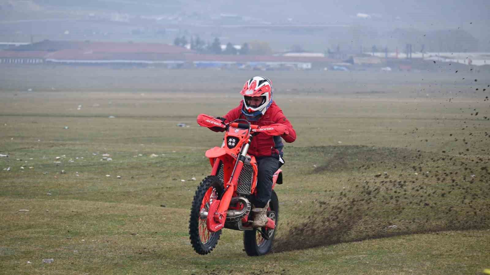 Eskişehir’de Motorcuların Pist İsyanı (1)