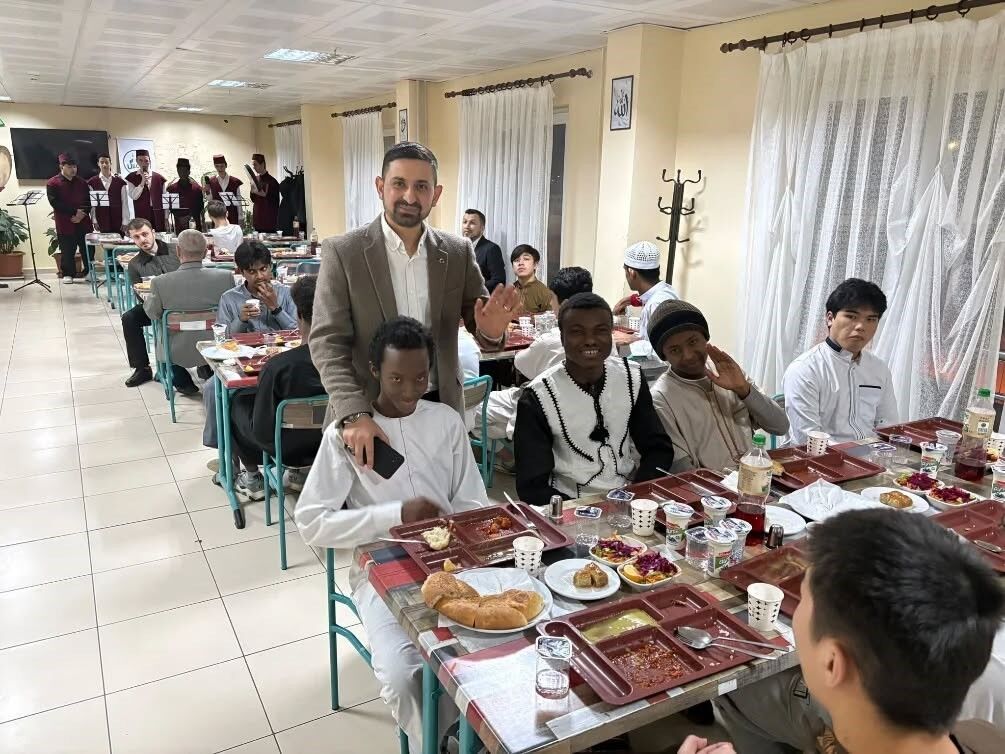 Eskişehir’de Ramazan Boyunca Uluslararası Öğrenciler Teravih Kıldırıyor (2)