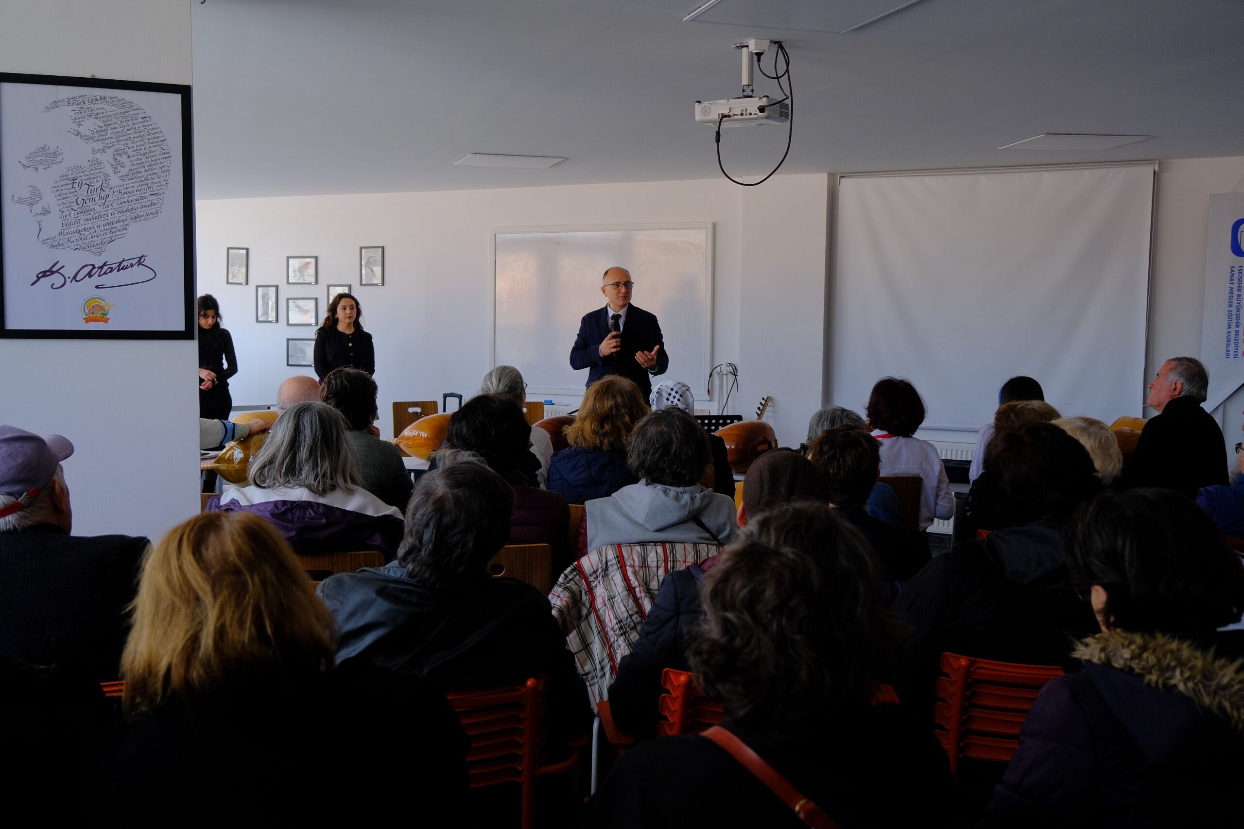 Eskişehir’de Yaşlılar Haftası Türkülerle Kutlandı (1)