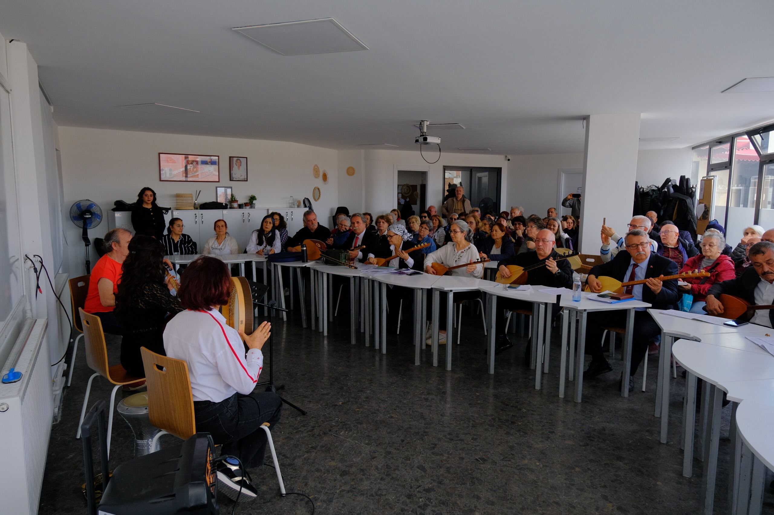 Eskişehir’de Yaşlılar Haftası Türkülerle Kutlandı (4)