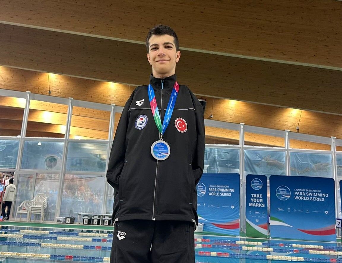 Eskişehirli Yüzücüden İtalya’da Madalya Yağmuru (3)