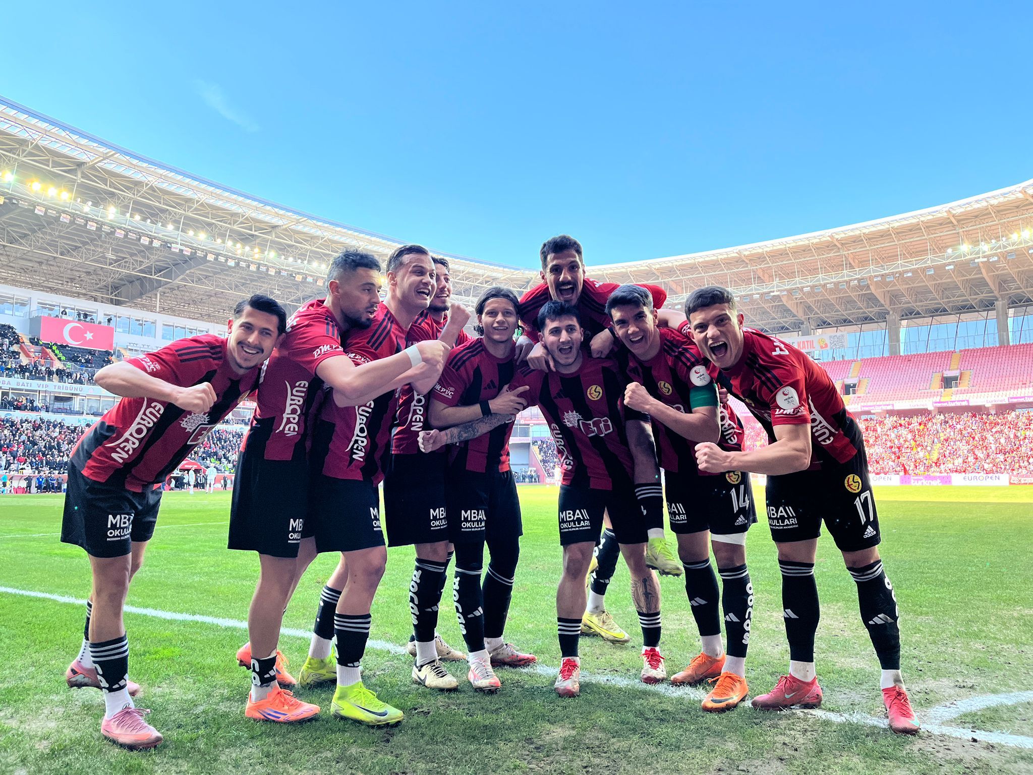 Eskişehirspor Bornova 1877 Maçında İlk Yarıda Şov Yaptı (2)