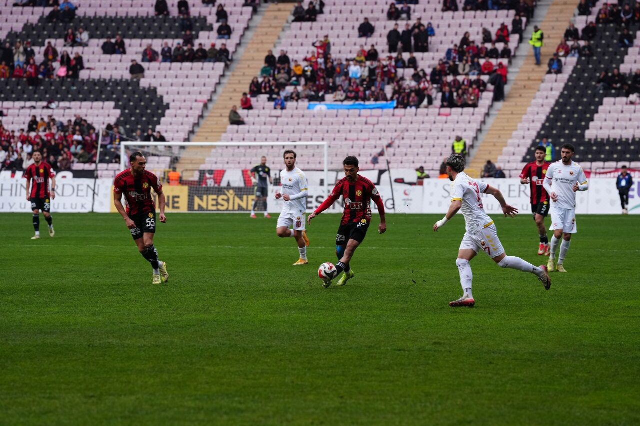 Eskişehirspor Maça Golle Başladı (1)