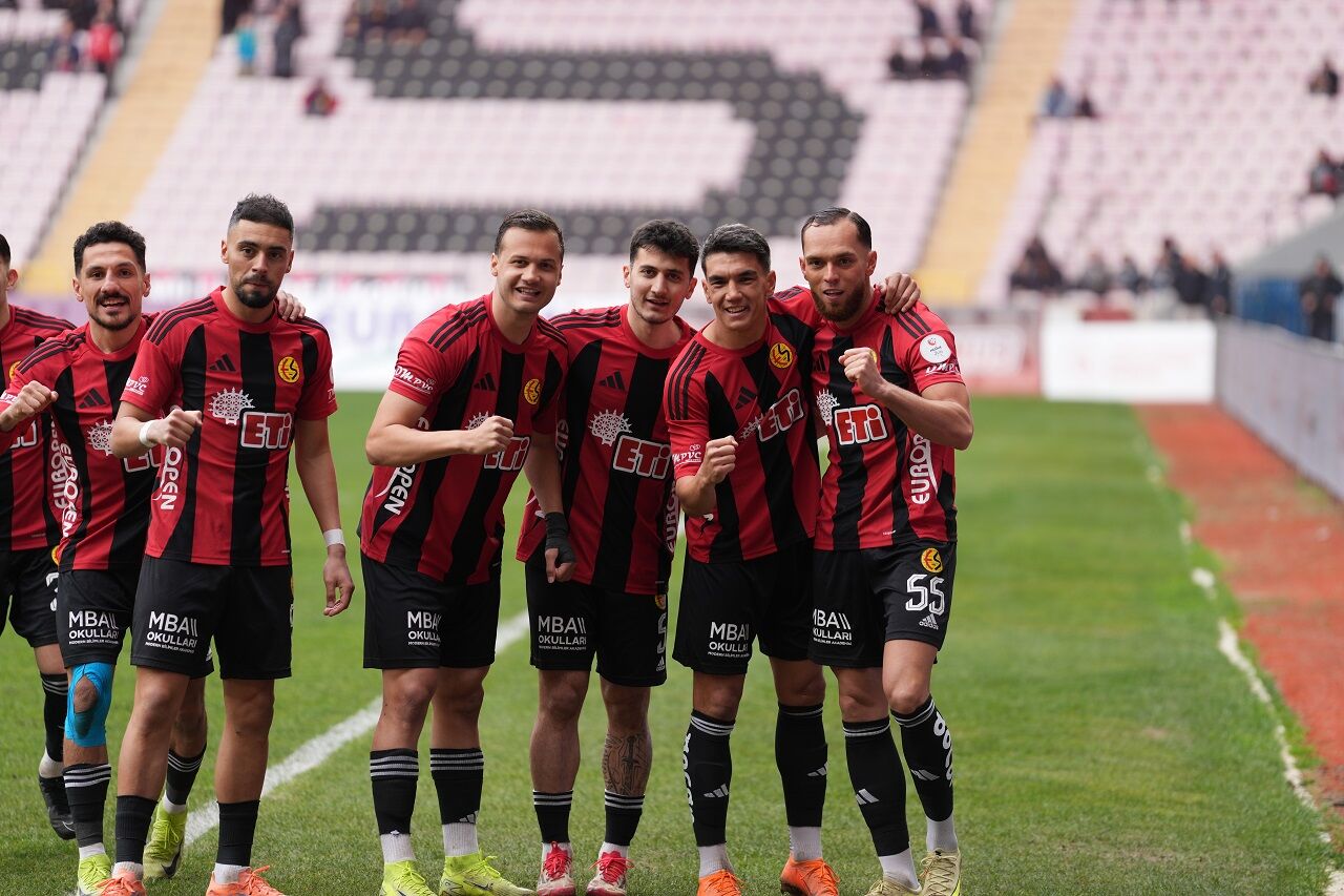 Eskişehirspor Maça Golle Başladı (3)