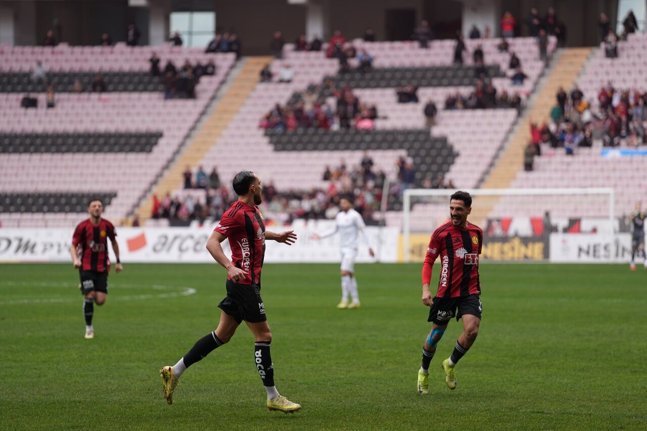 Eskişehirspor Maça Golle Başladı (4)