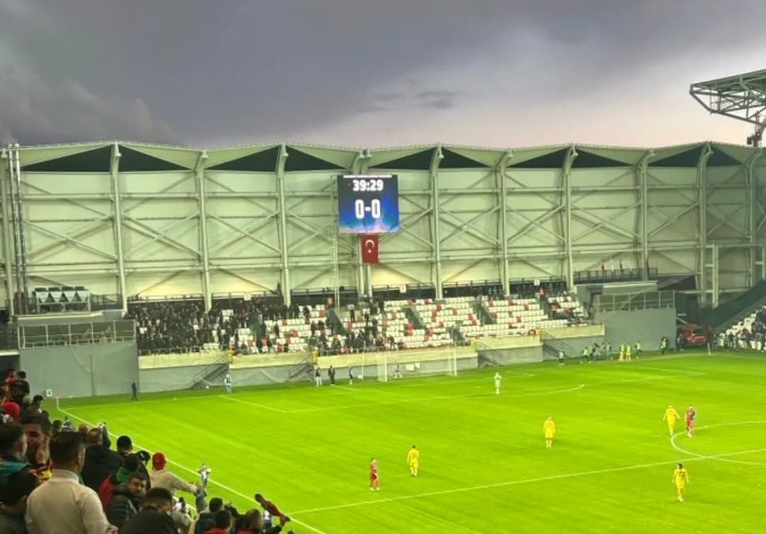 Eskişehirspor Taraftarı Karşıyaka Maçında Dılşarda Kaldı