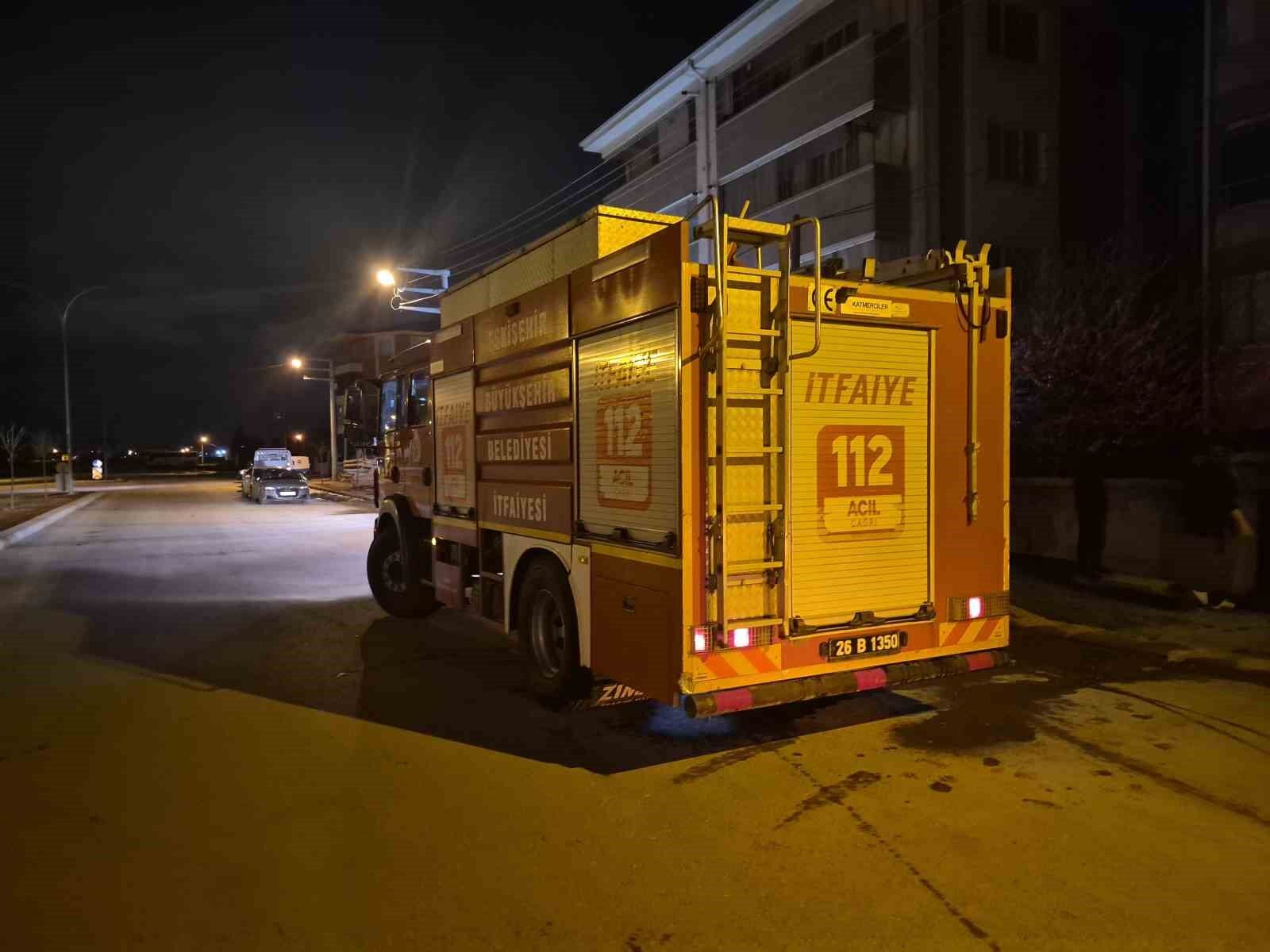 Garaj Yangını Paniğe Neden Oldu (2)