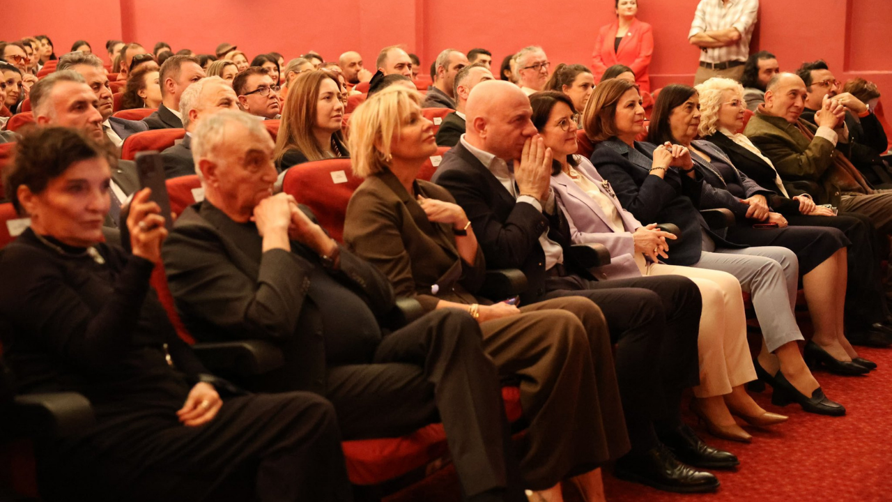 Haller'de Açılan Yeni Tiyatroya Usta Oyuncunun Adı Verildi (3)