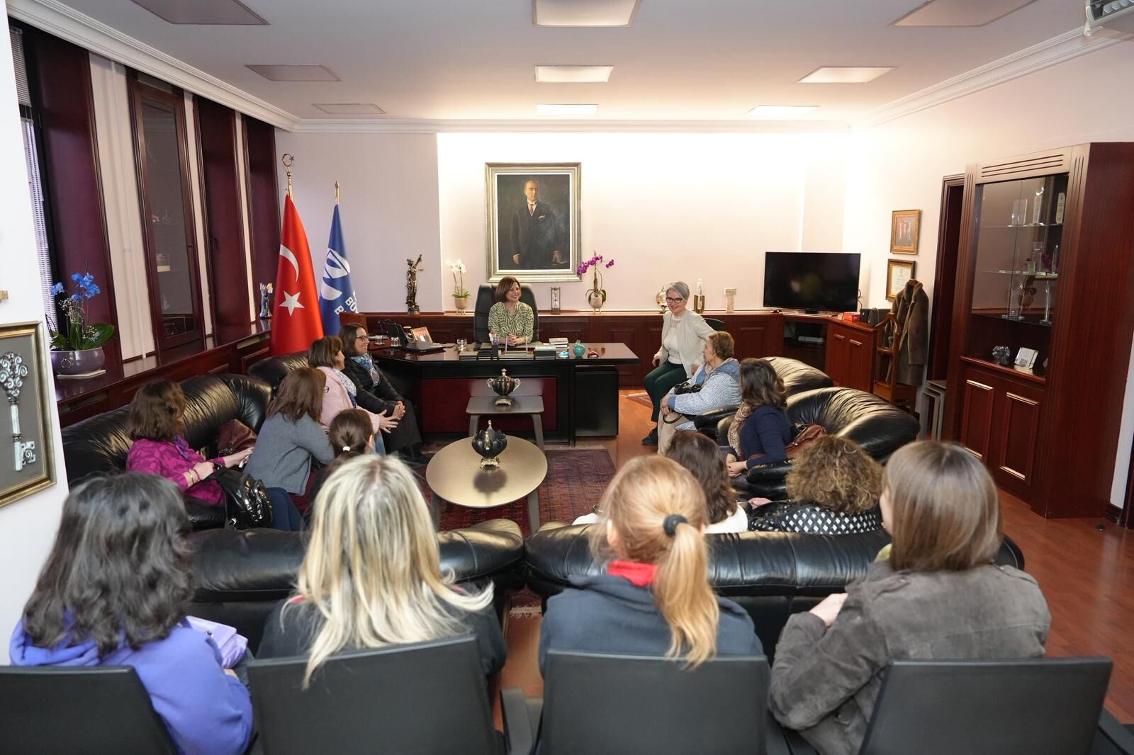 Hukukçu Kadınlar Eskişehir’de Başkan Ünlüce Ile Buluştu