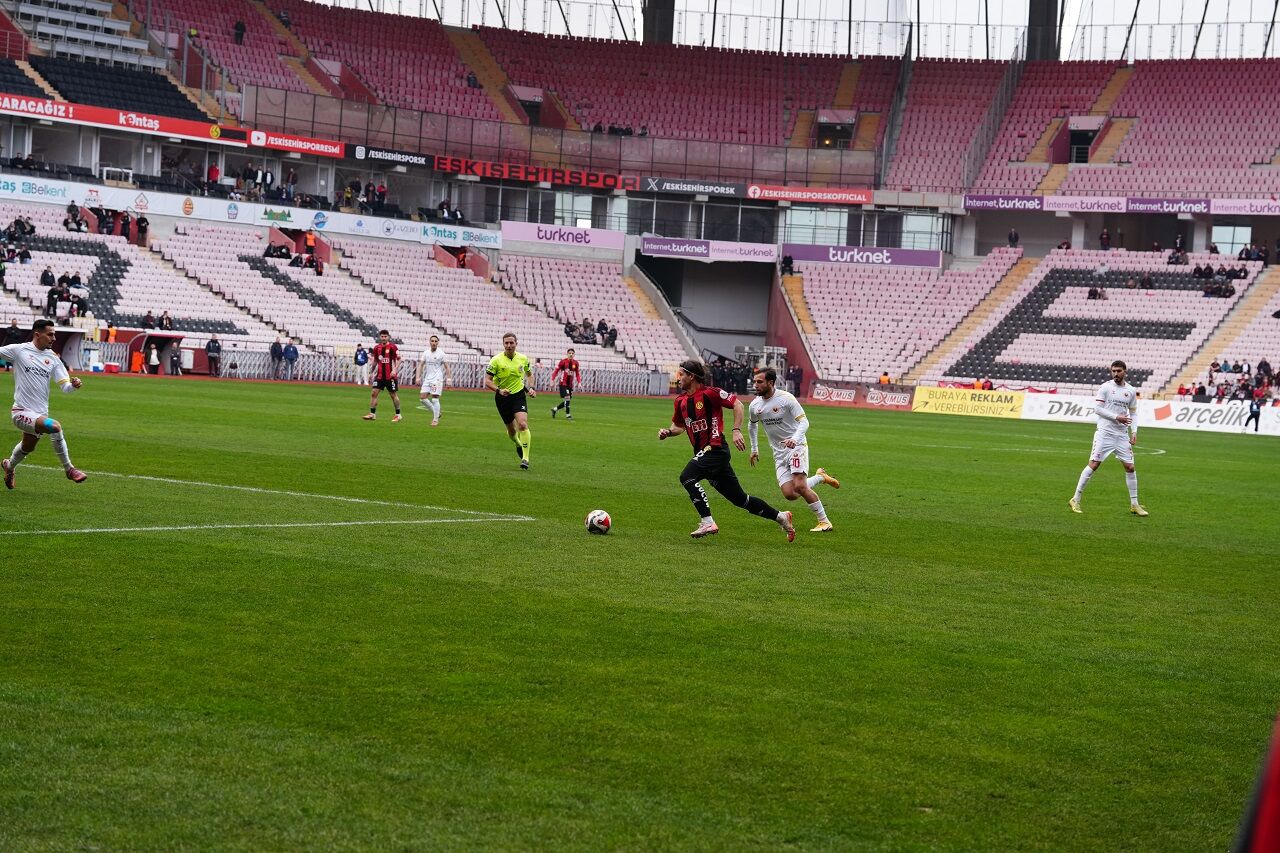 Jakob Çoştu, Eskişehirspor İlk Yarıyı Önde Tamamladı, İşte Skor! (1)-1