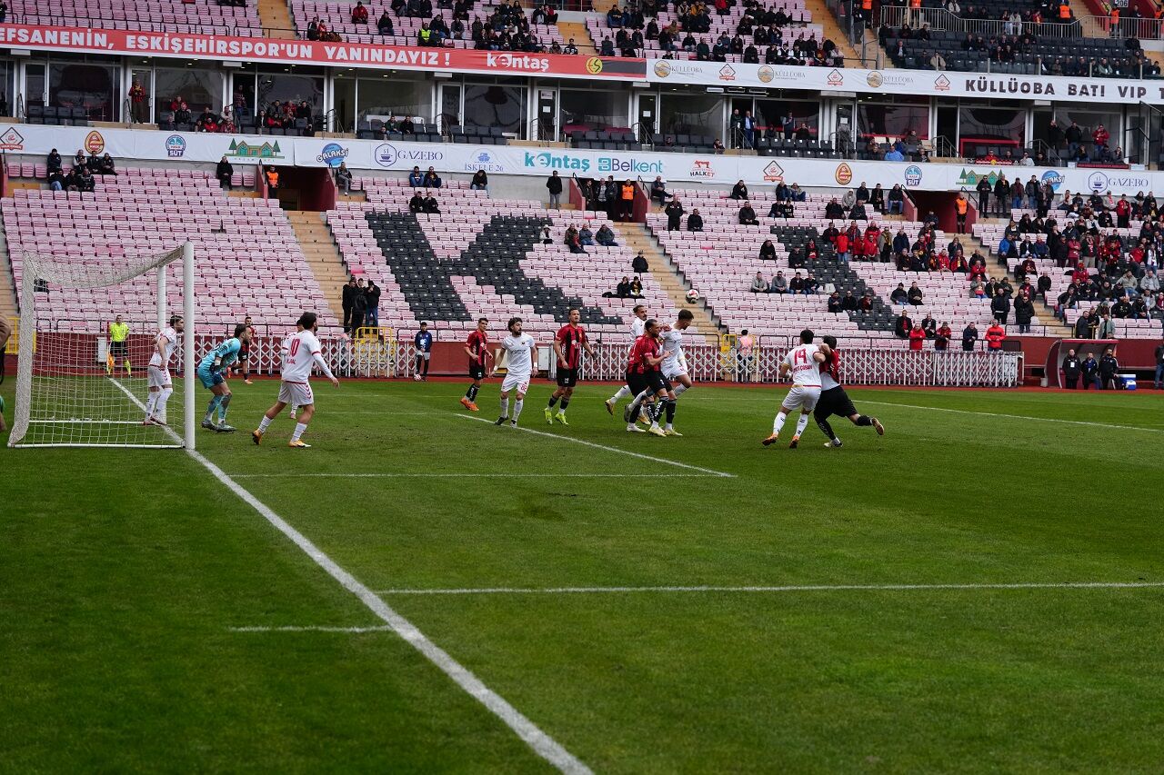 Jakob Çoştu, Eskişehirspor İlk Yarıyı Önde Tamamladı, İşte Skor! (6)