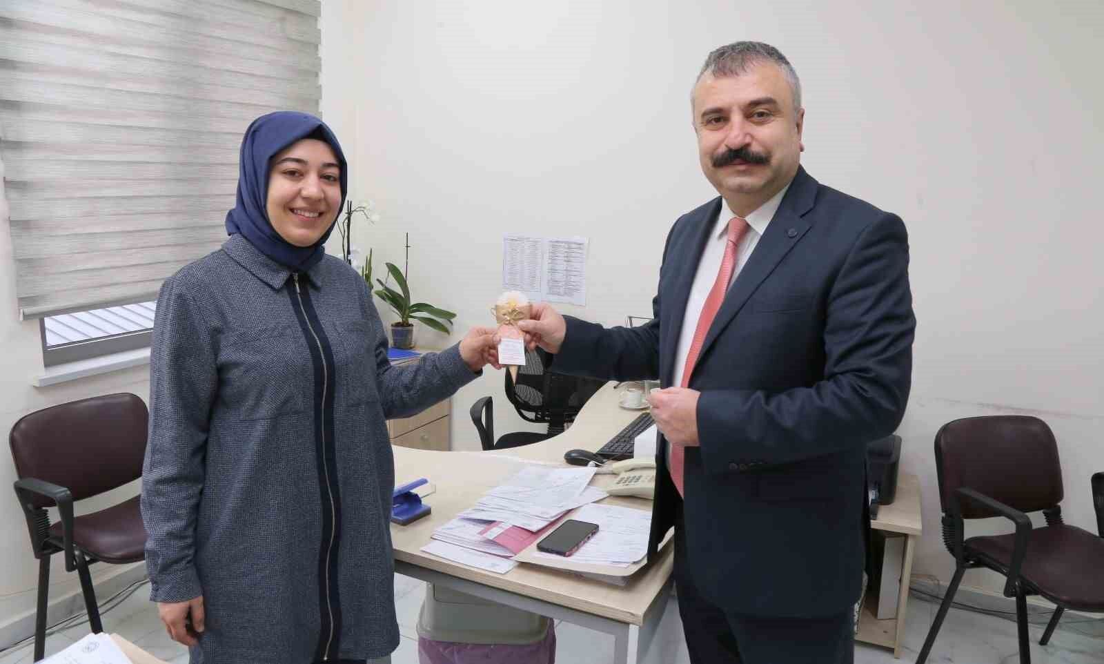 Kadın Personele 8 Mart’ta Anlamlı Hediye. Kopya