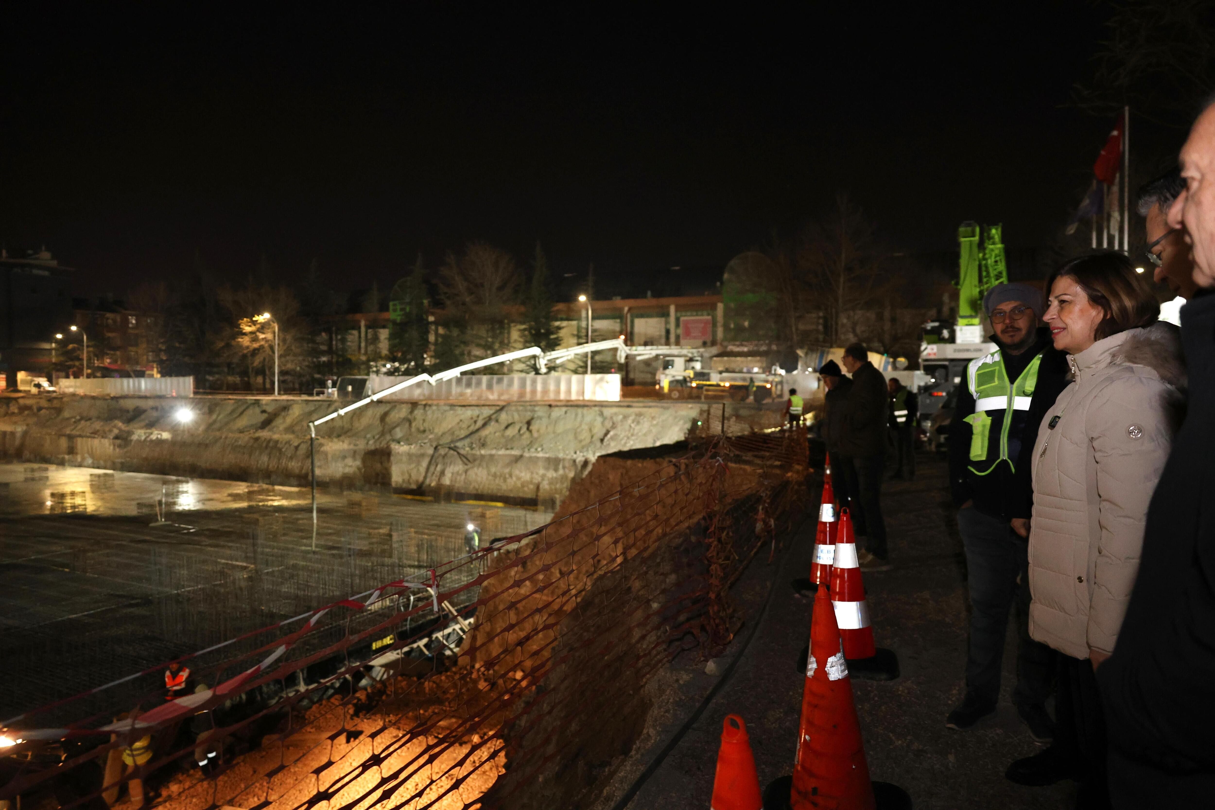 Kurtuluş Pazar Yeri’nde 5 Bin Metreküp Beton Döküldü (6)