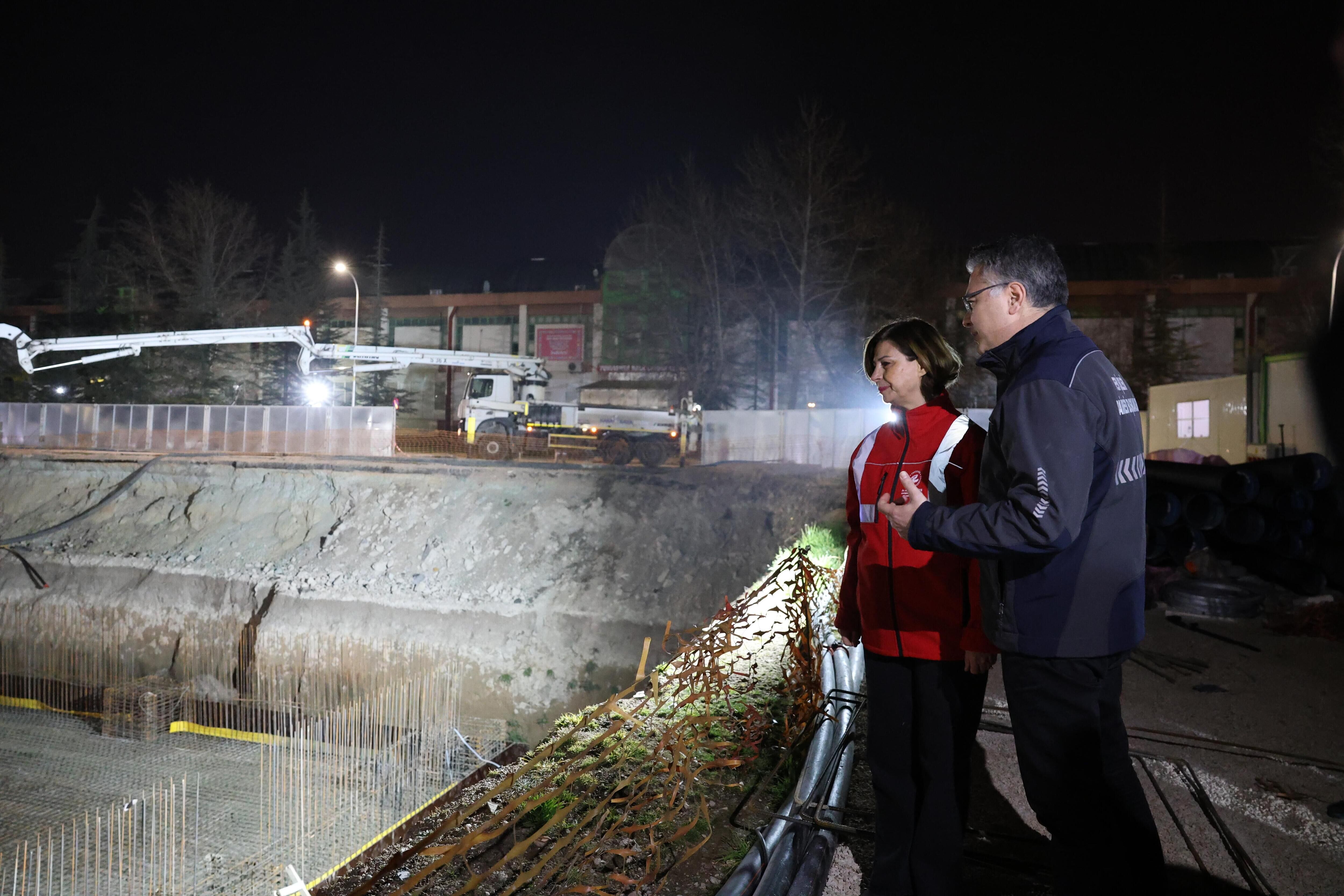 Kurtuluş Pazar Yeri’nde 5 Bin Metreküp Beton Döküldü (7)