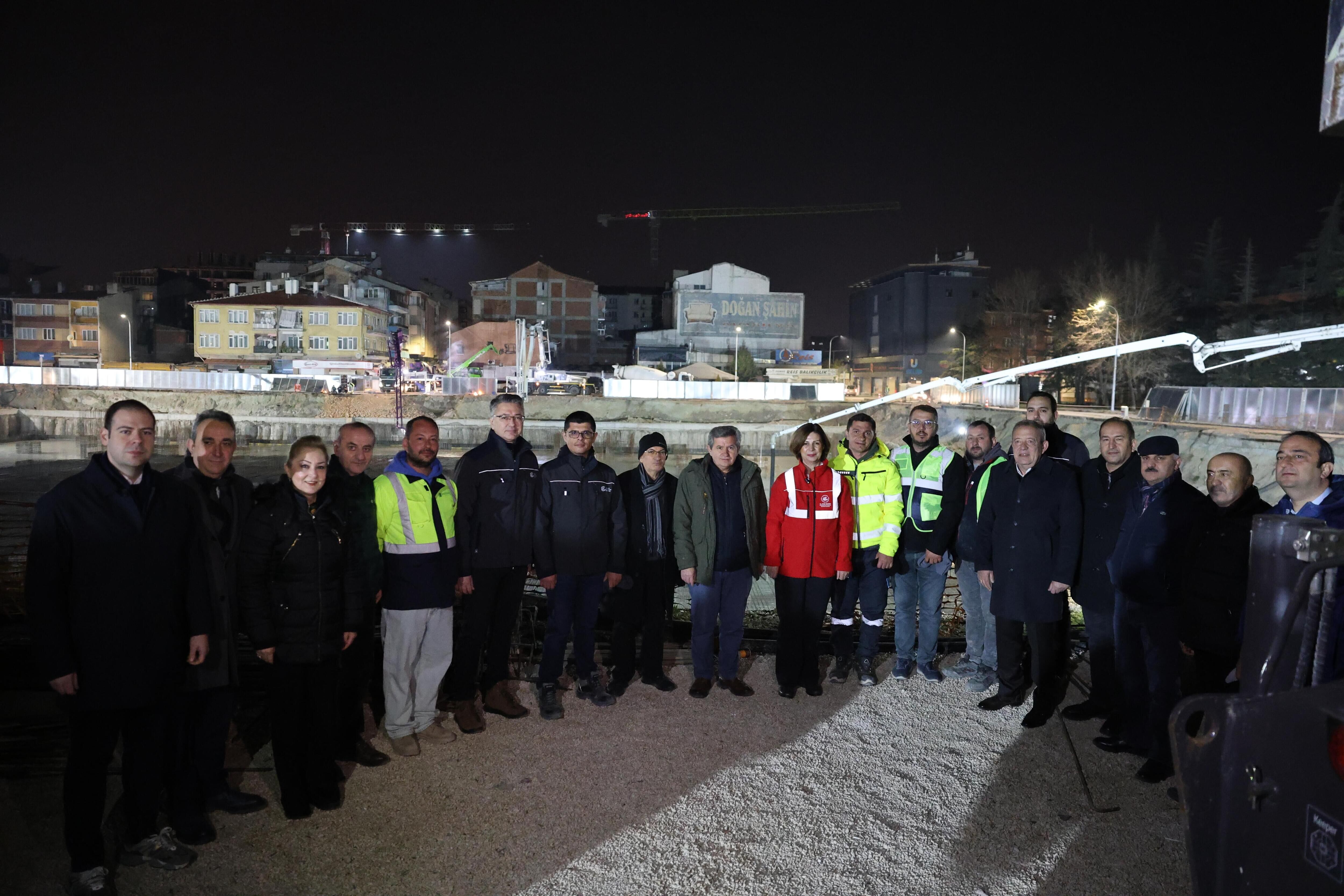 Kurtuluş Pazar Yeri’nde 5 Bin Metreküp Beton Döküldü (8)