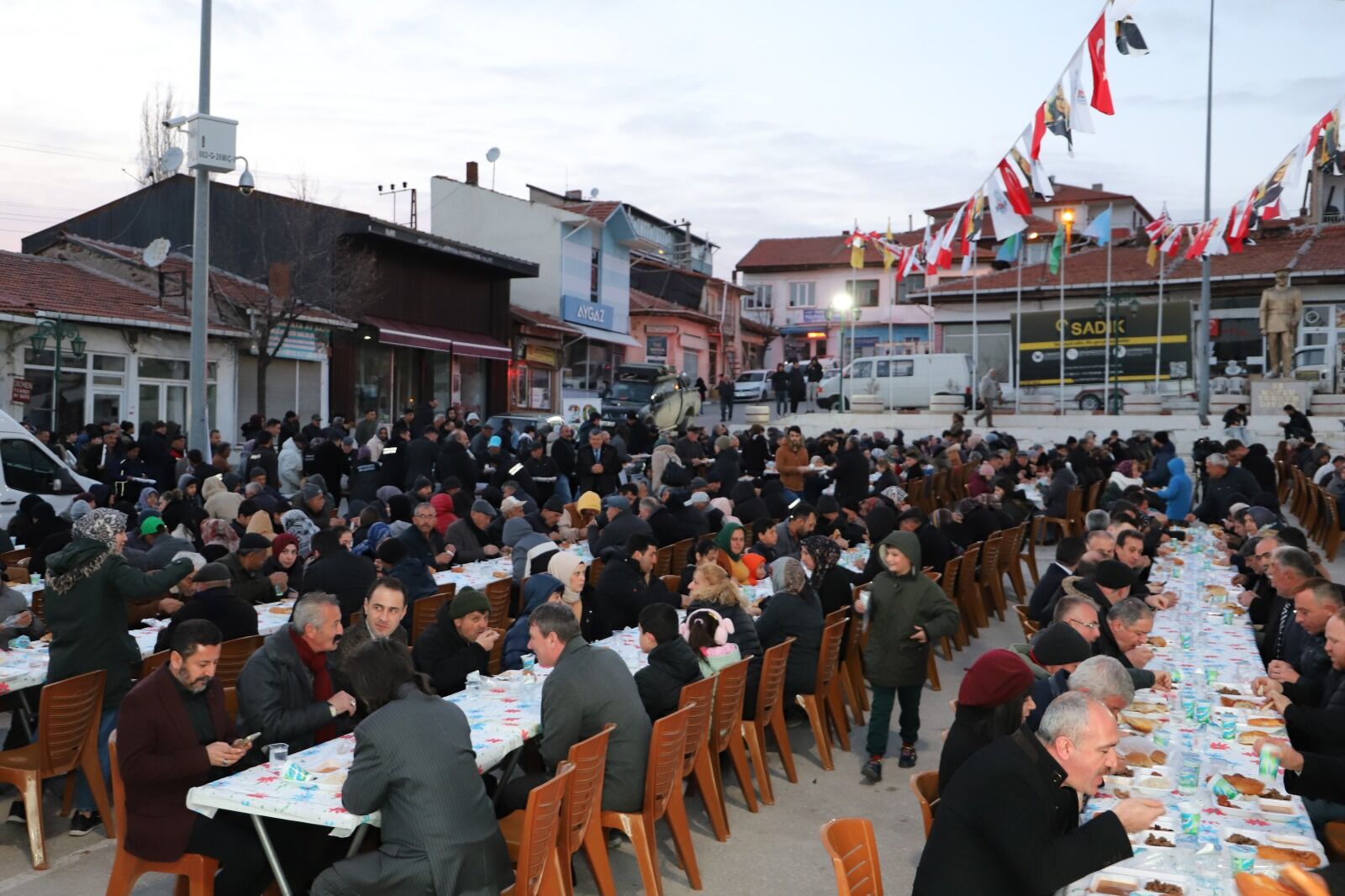 Mihalıççık’ta Ramazan Sofraları Birleşti (12)