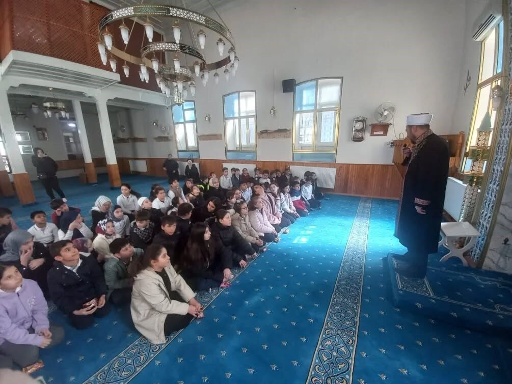 Minik Öğrenciler Cami Çocuk Buluşmasında Bir Araya Geldi (2)