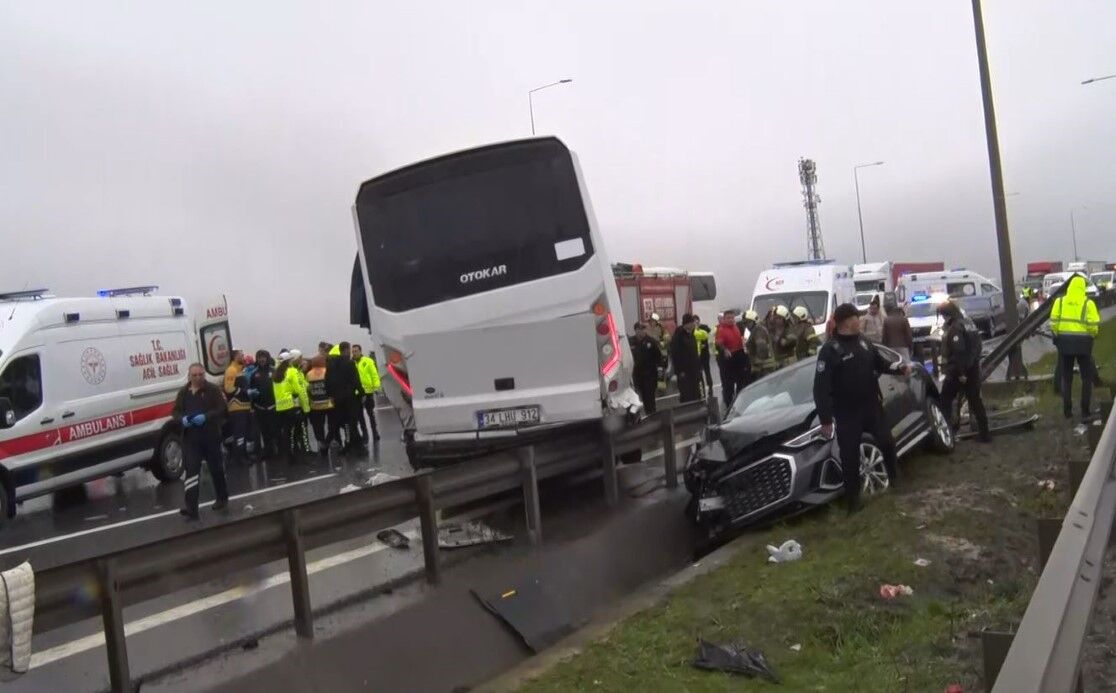Polis Servisi Kazasında Mucize Şehit Polis Hayata Döndü