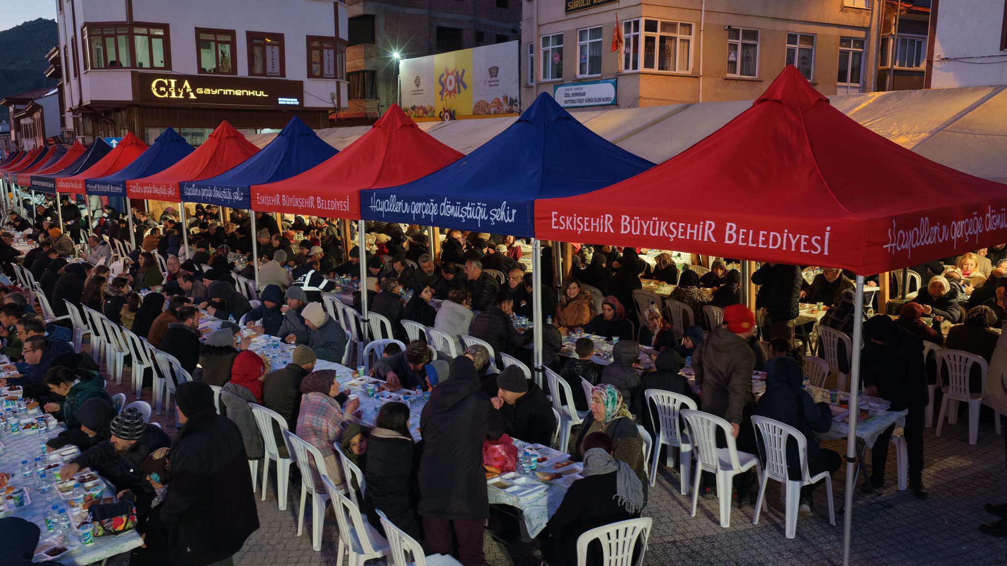 Ramazan’in Bereketi̇ Si̇vri̇hi̇sar’da Paylaşildi (3)