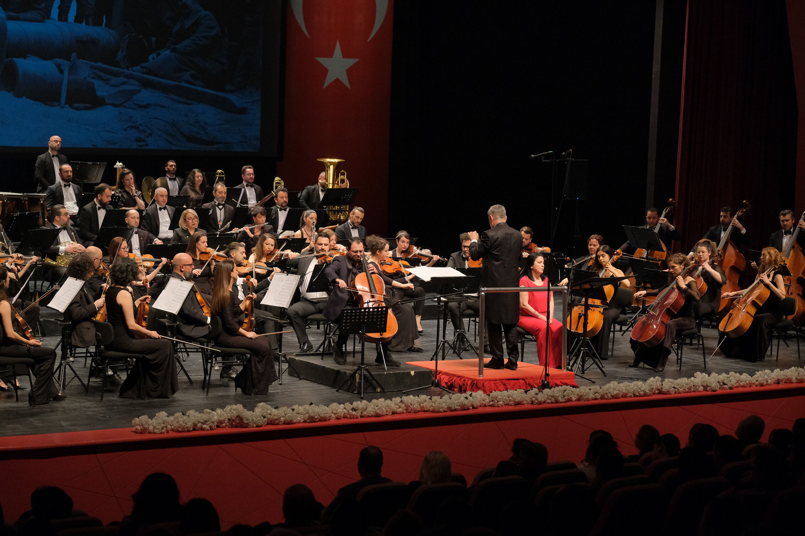 Senfoni Orkestrası’ndan Duygu Dolu 18 Mart Konseri (4)