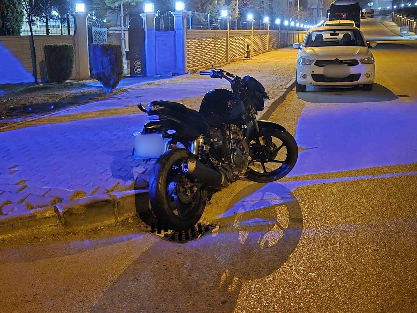 Servisle Çarpışan Motosiklette 2 Yaralı (2)