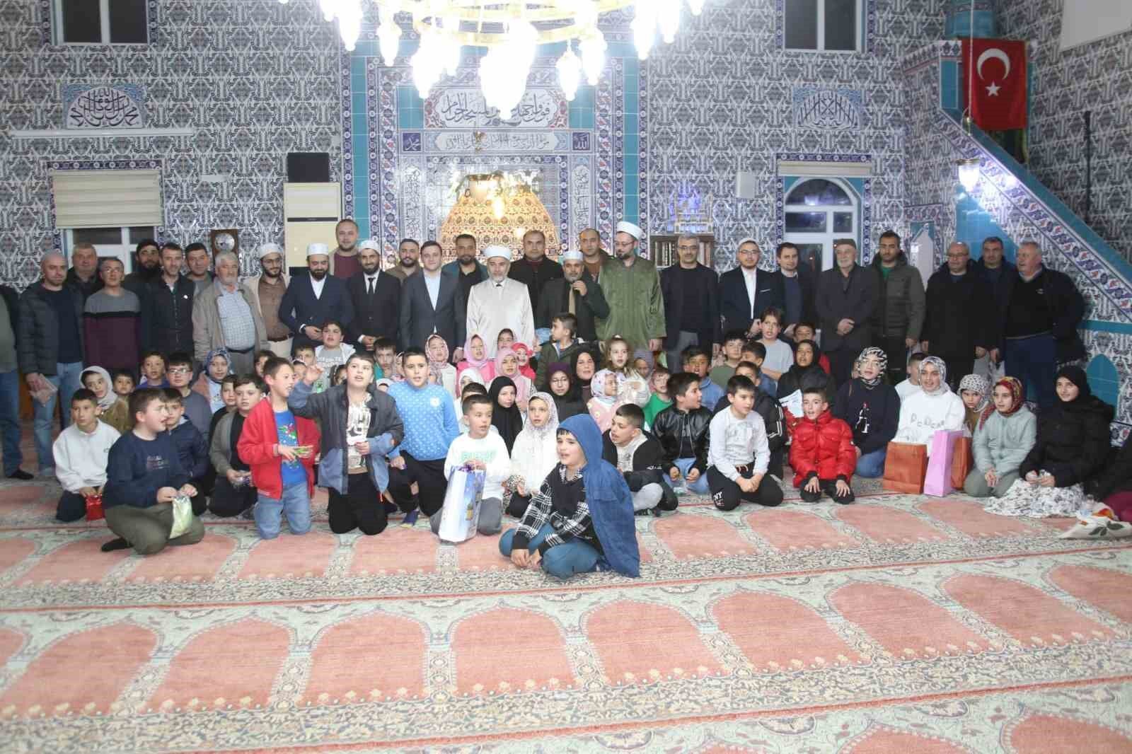 Seyitgazi’de Camiye Devam Eden Çocuklar Ödüllendirildi (1)