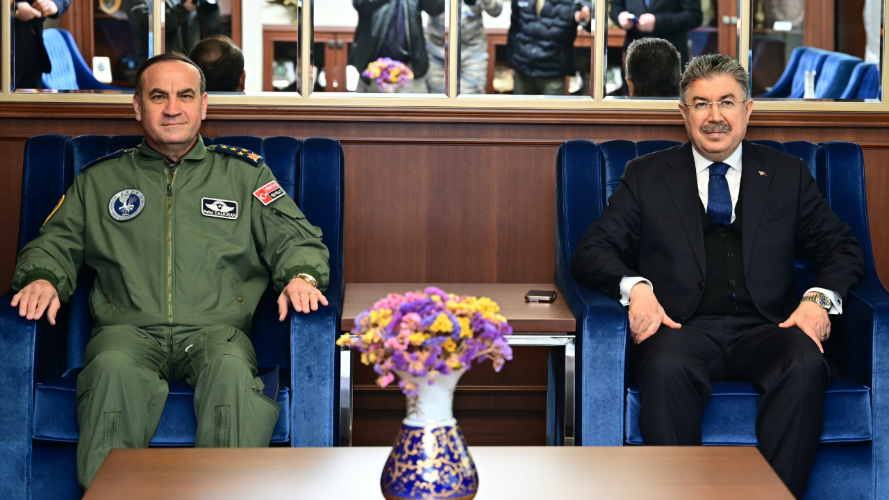 Vali Yılmaz’dan Askerlere Bayram Ziyareti (1)