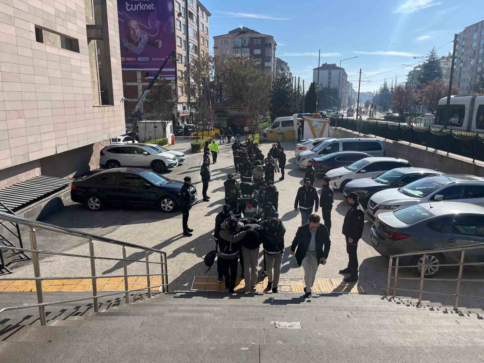 6 İlde Dev Operasyon Zehir Tacirlerine Darbe (2)