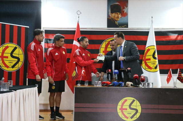 Ak Parti Milletvekili Nebi Hat 19770754 7456 2 M