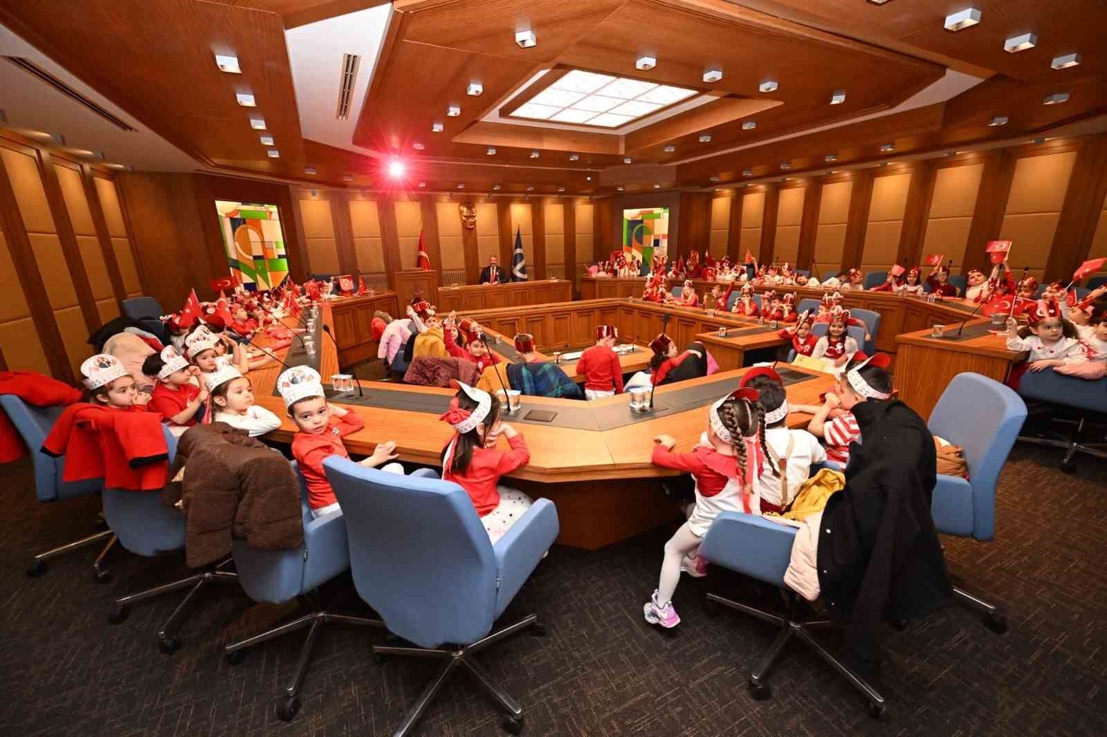 Anadolu Üniversitesi’nde 23 Nisan Coşkuyla Kutlandı (2)